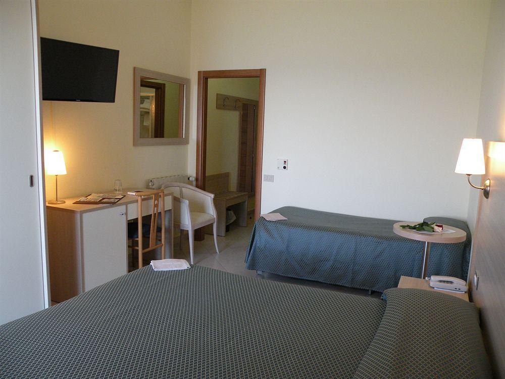 Parrini Hotel 3*