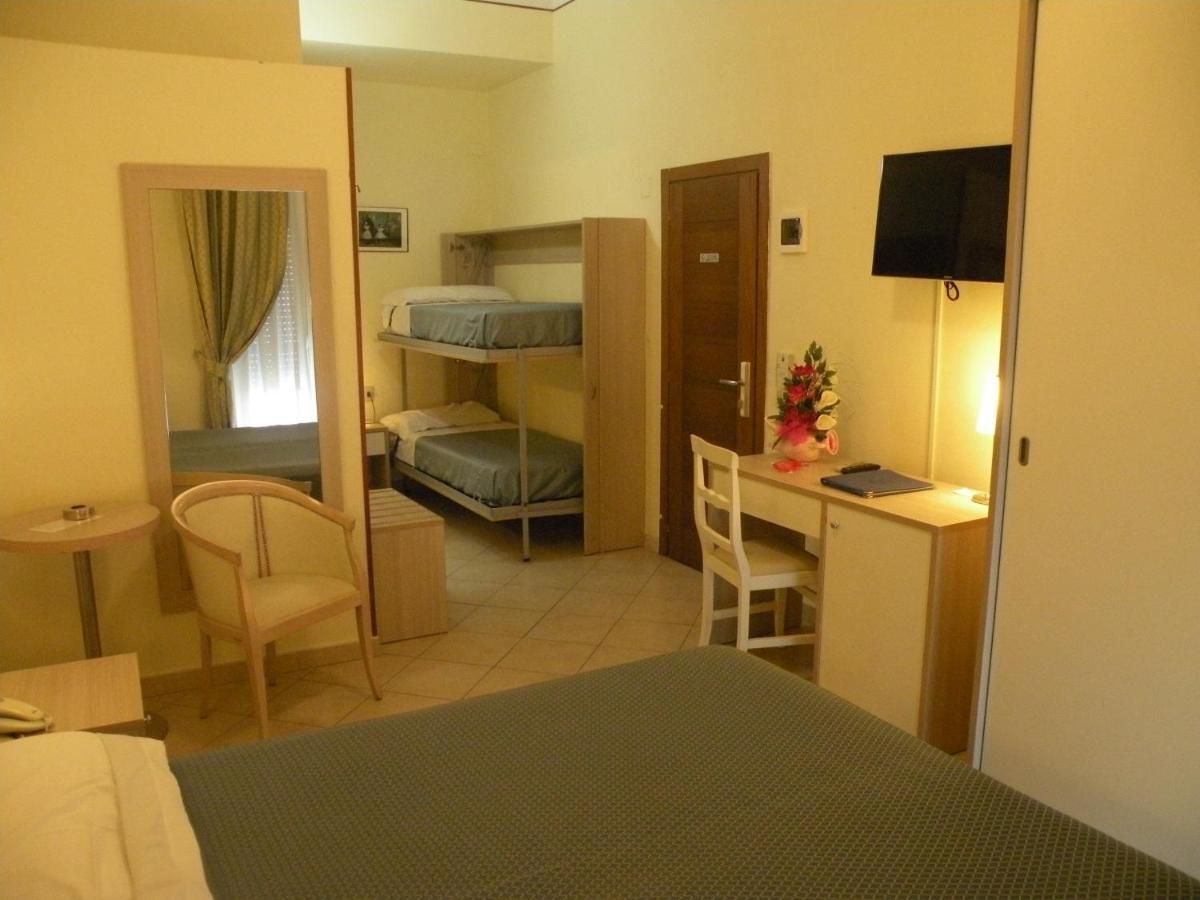 Parrini Hotel 3*